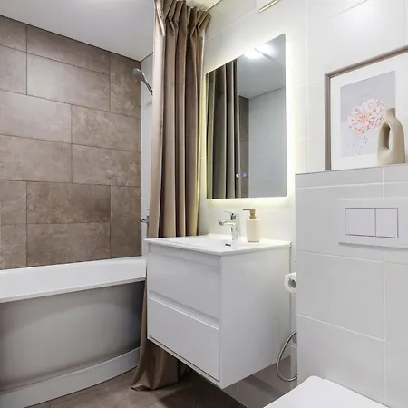 Cozy 1bd With Bathtub Close To Old Town Апартаменты *