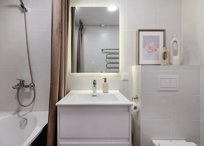 Апартаменти Cozy 1bd With Bathtub Close To Old Town