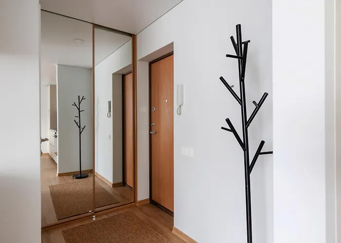 Апартаменти Cozy 1bd With Bathtub Close To Old Town